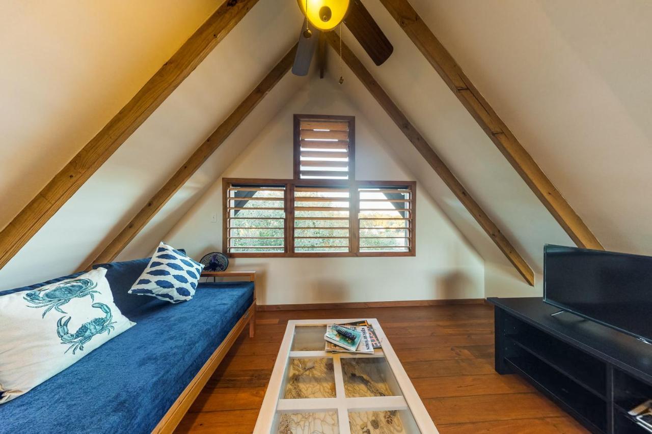 Inn The Trees Cabanas Placencia 外观 照片